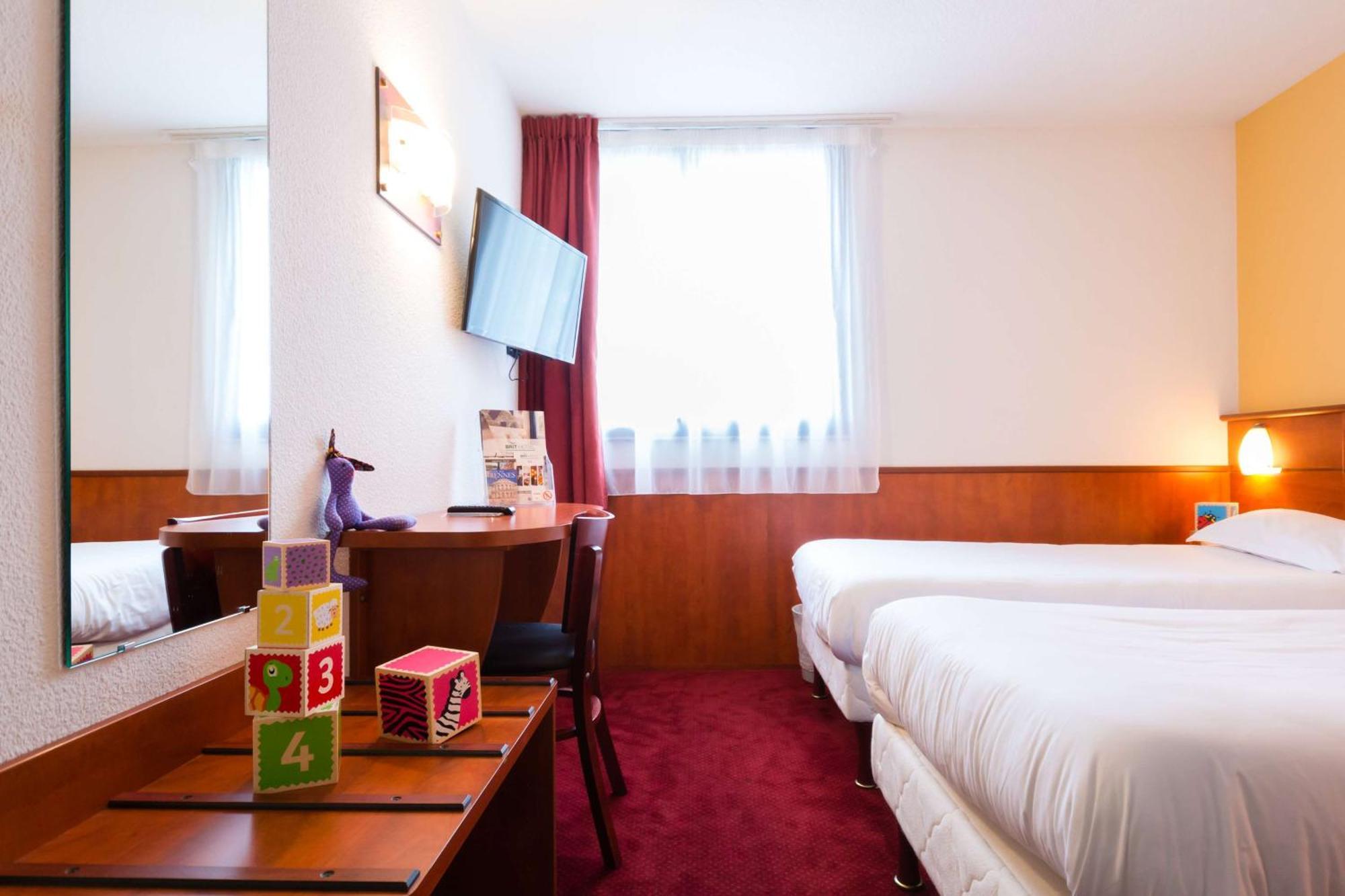 Brit Hotel Rennes St Gregoire - Le Villeneuve แซ็งต์-เกรกัวร์ ภายนอก รูปภาพ