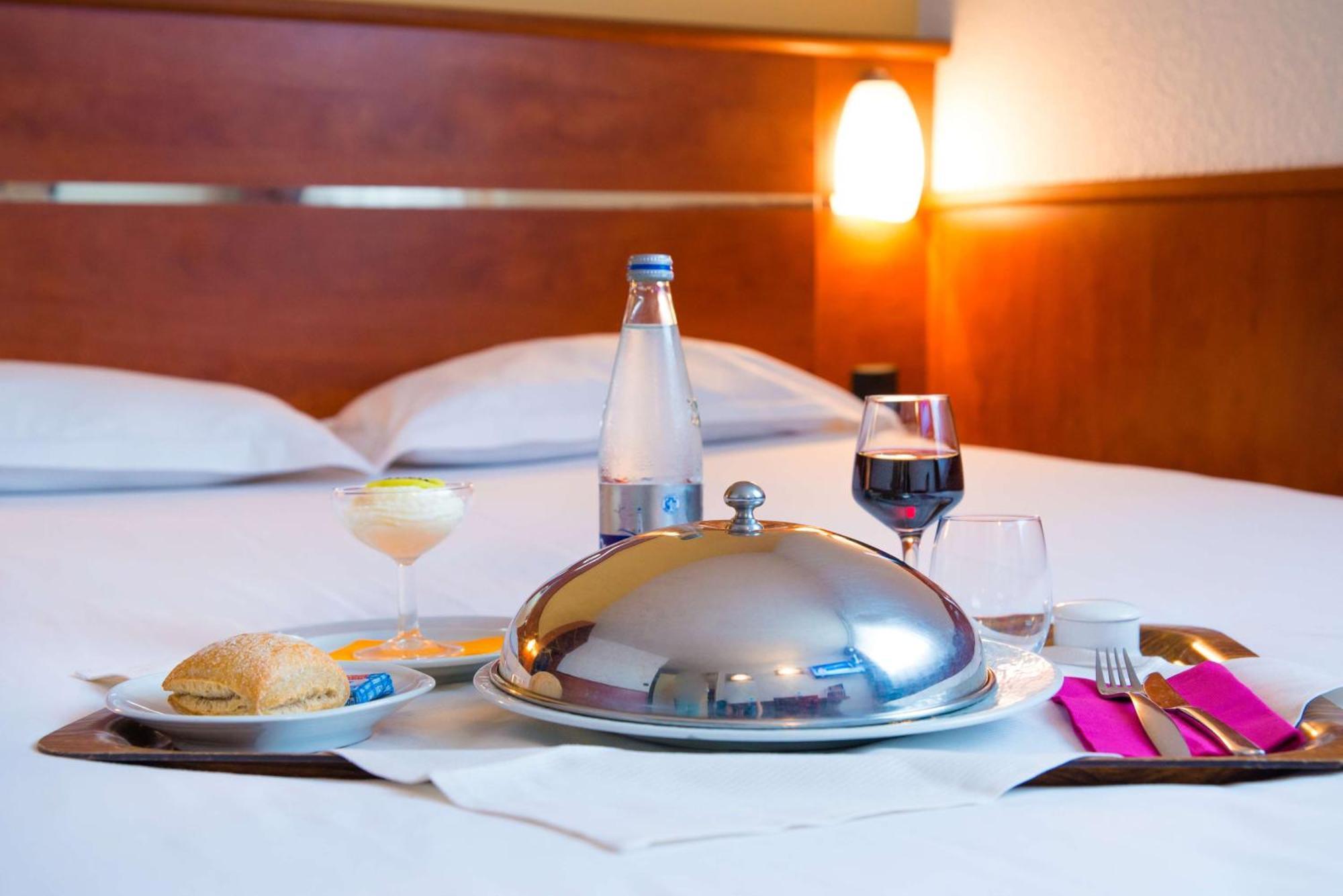 Brit Hotel Rennes St Gregoire - Le Villeneuve แซ็งต์-เกรกัวร์ ภายนอก รูปภาพ