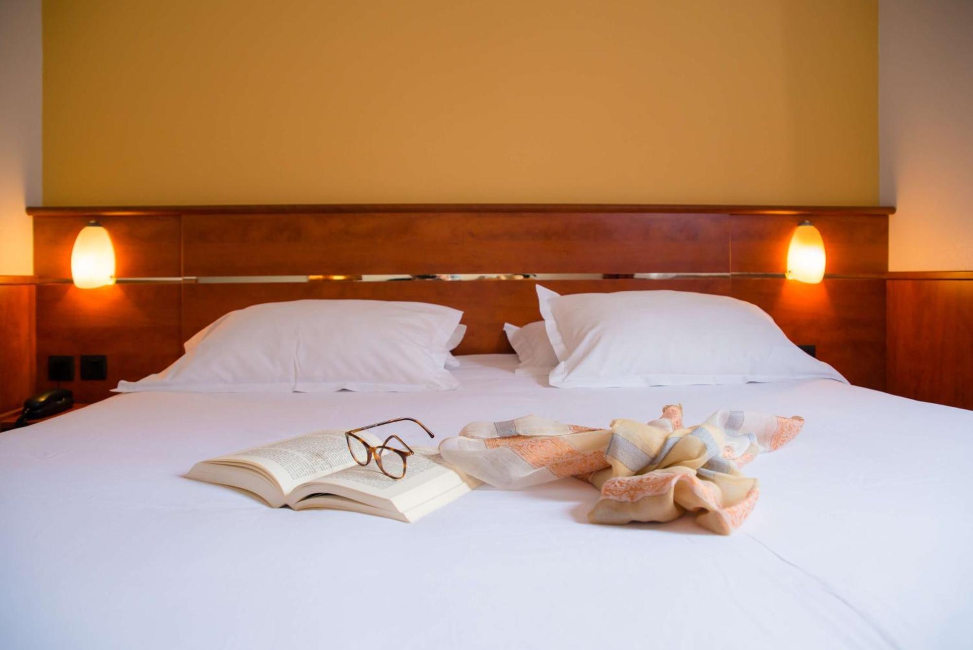 Brit Hotel Rennes St Gregoire - Le Villeneuve แซ็งต์-เกรกัวร์ ภายนอก รูปภาพ
